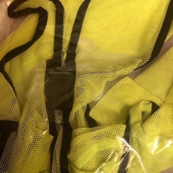 ✨ New Neon XS/S Buckle Short Festival Top ✨ - Picture 3 of 8